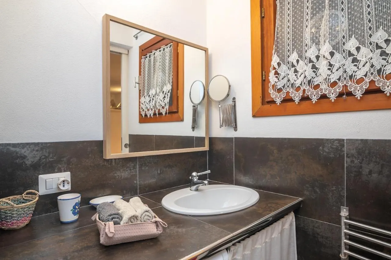 Giotto In Sardegna With Shared Pool - Happy Rentals Marinella  Itálie